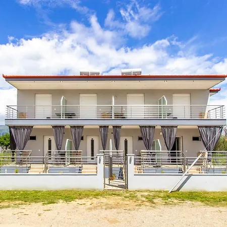 Aigli Garden Getaway, Escape Close To Apartman