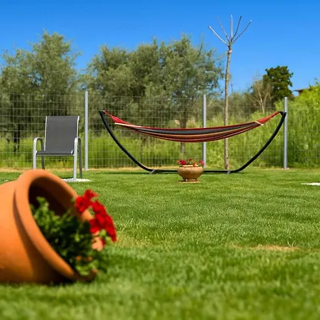 Aigli Garden Getaway, Escape Close To Apartmán *