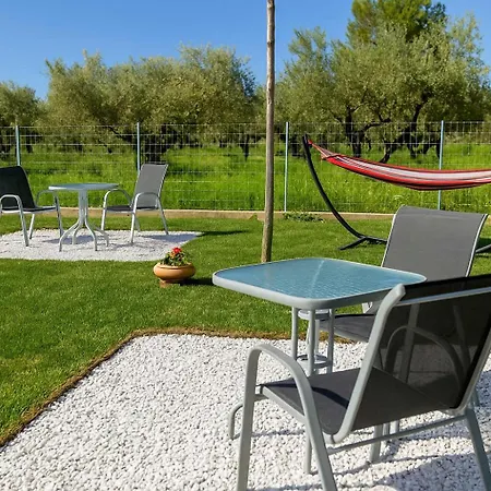 Apartmán Aigli Garden Getaway, Escape Close To *