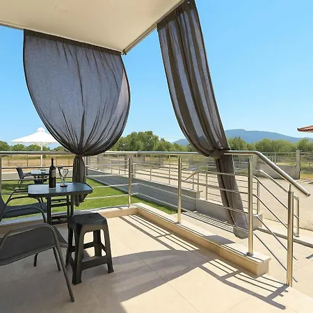Aigli Garden Getaway, Escape Close To * Vrasná