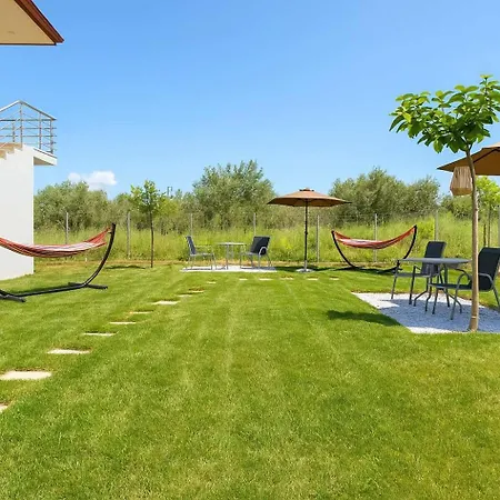 Apartmán Aigli Garden Getaway, Escape Close To