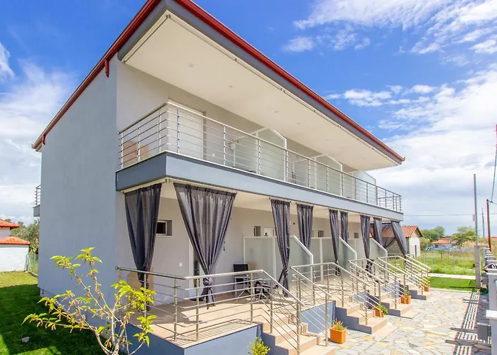 Aigli Garden Getaway, Escape Close To